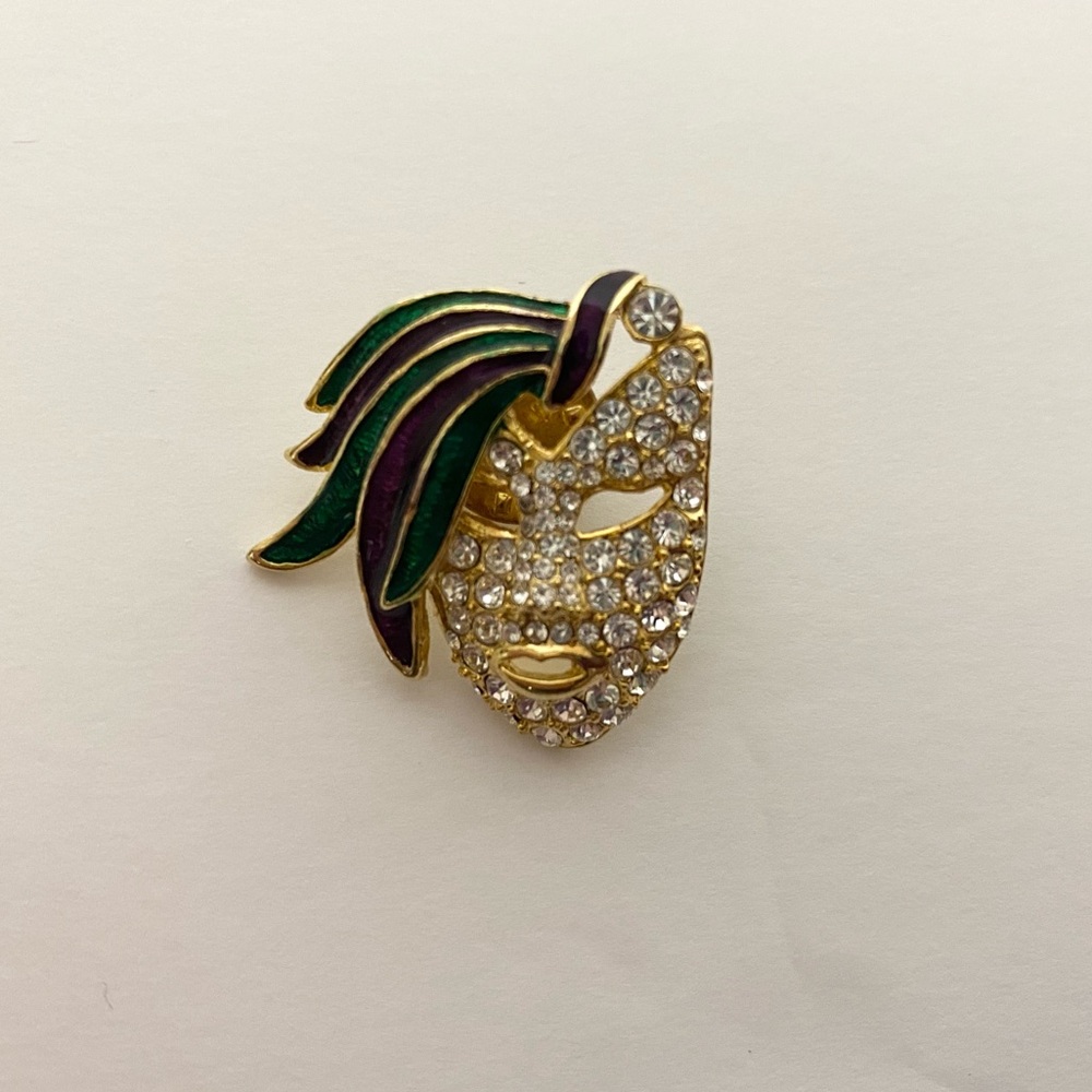 Mask pin